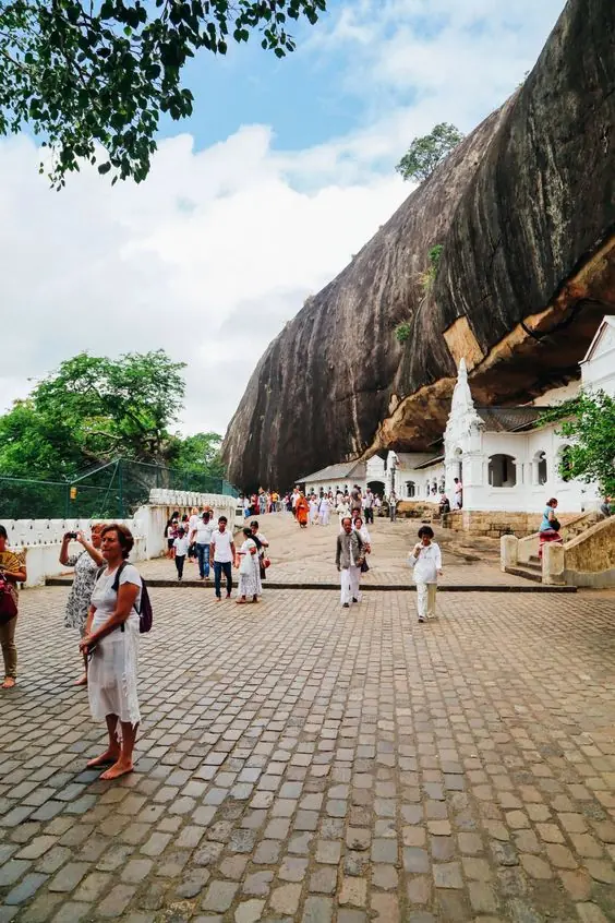 Dambulla's ancient Buddhist cave temple
