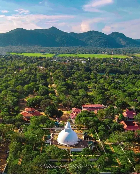 Kataragama's Kiri Vehera stupa