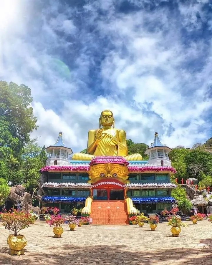 Dambulla's royal cave temple