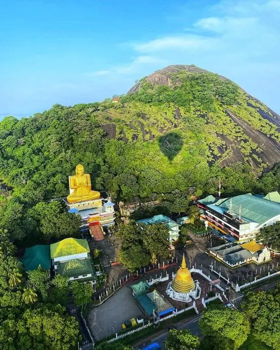 Dambulla's Buddhist cave temple