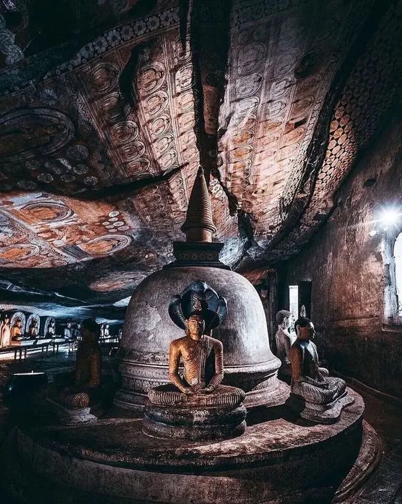 Dambulla's ancient cave temple